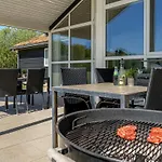 度假居 Ricus - 1-8km From The Sea By Interhome